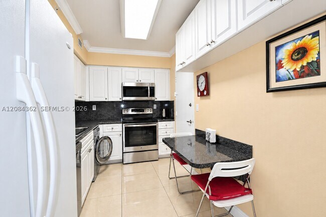 2501 S Ocean Dr Unit 323