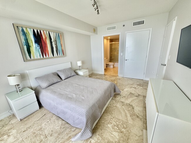 Photo - 1800 S Ocean Dr Unidad 2602