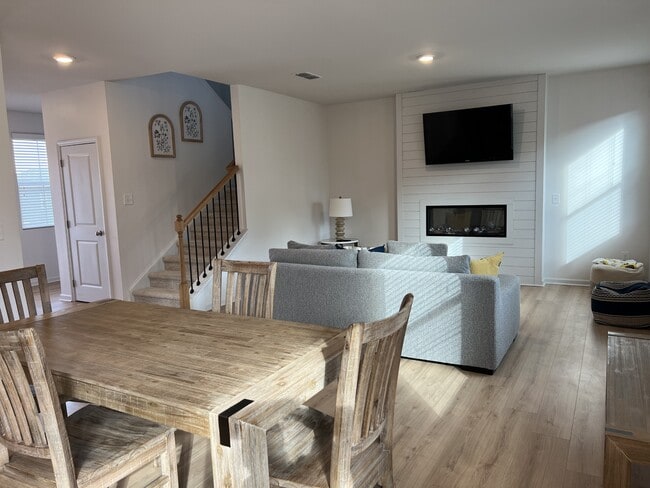 Photo - 218 Lookout Dr