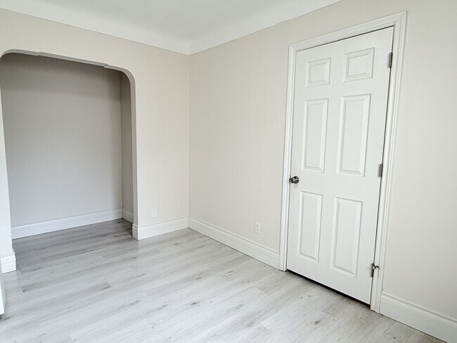 Photo - 1073 Albert Rd