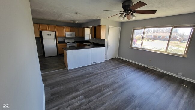 Photo - 2809 N Hawthorne Ln