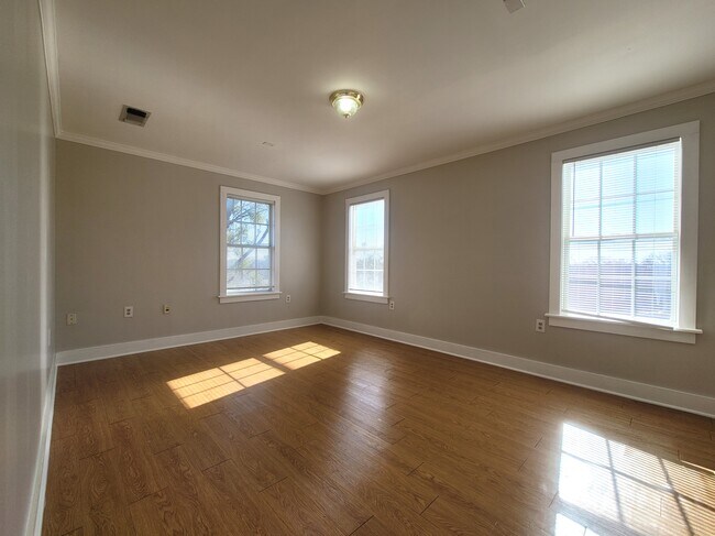 Photo - 2208 Coggin Ave