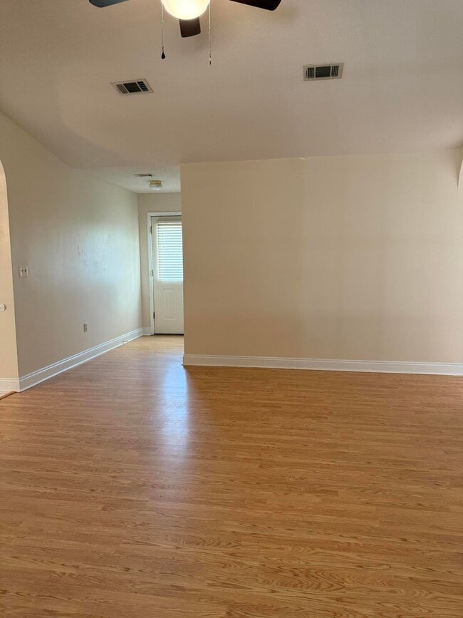 Photo - 132 Villacrest Dr