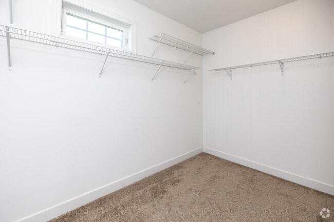 3BR, 2.5BA - Kite/2,456 SF