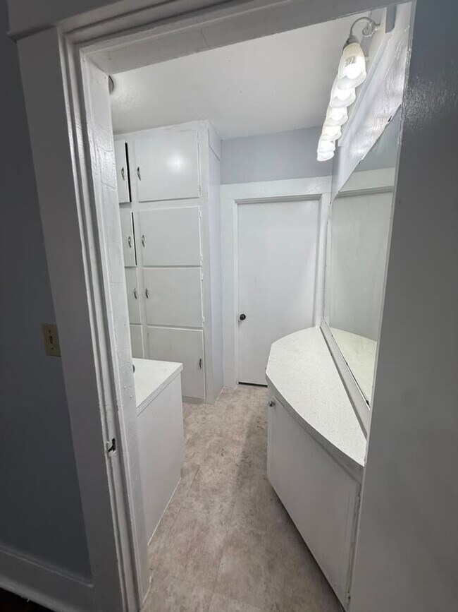 Photo - 110 W 32nd St