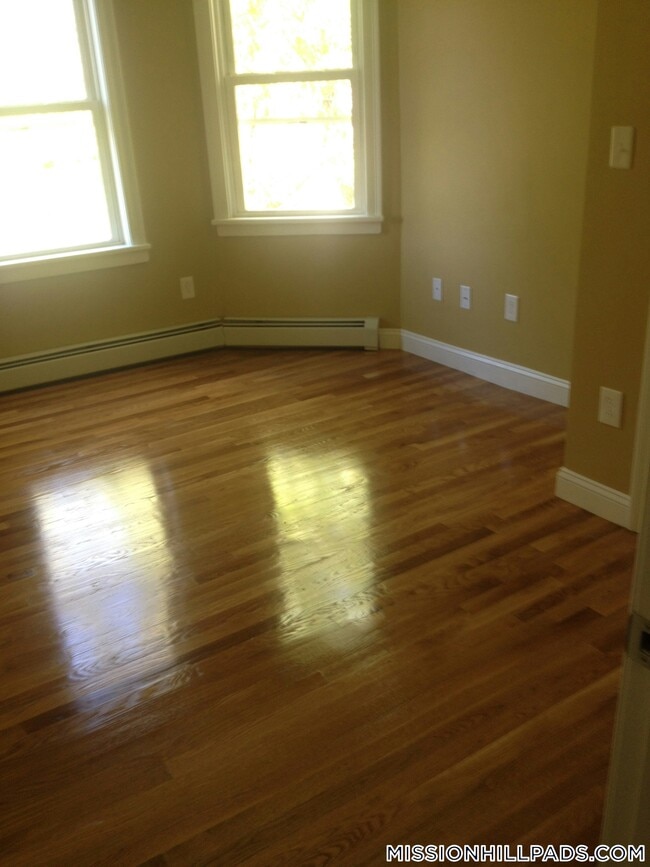 Photo - 1953 Columbus Ave Unidad 3