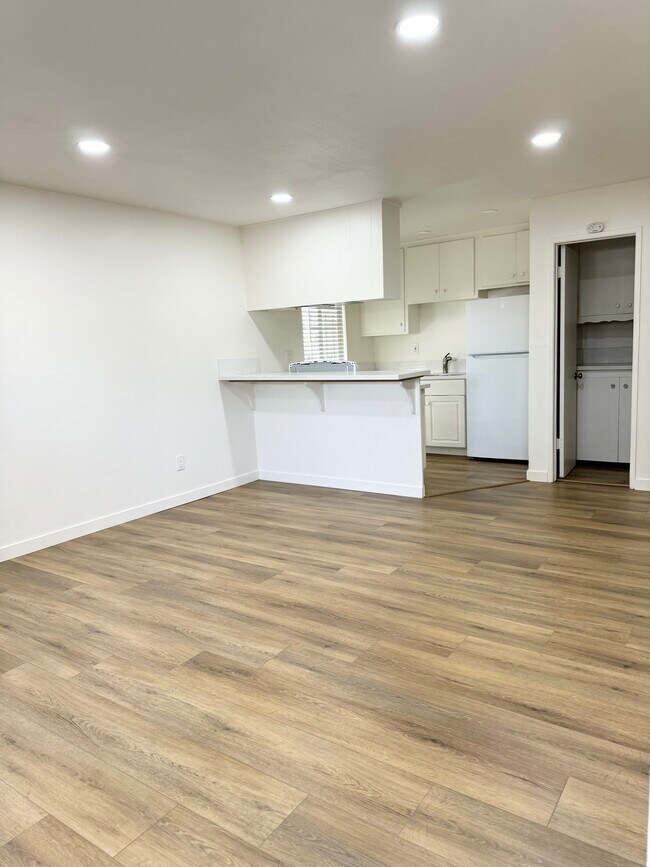 Photo - 440 W Orangewood Ave Unidad A