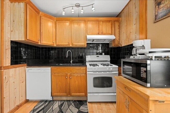 Photo - 19 Orient St Unidad 19 Orient street #1