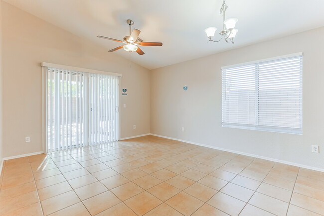 Photo - 1465 E Rolls Rd