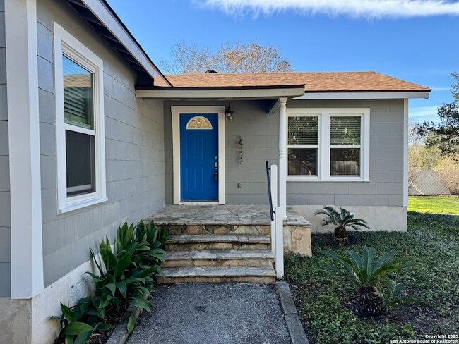 Building Photo - 207 E Terra Alta Dr