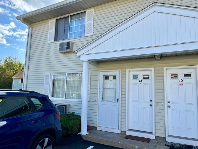 Building Photo - 22 Lisa Ct Unit 12 Rental