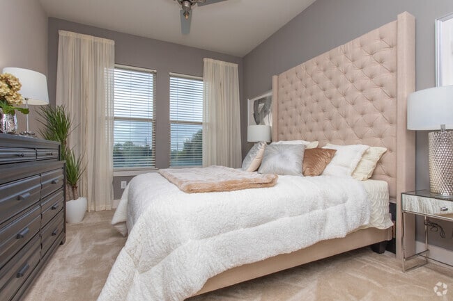 2HAB, 2BA - 1,081 ft² - Treeline Ansley