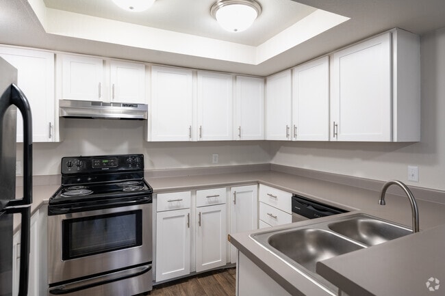 2BD, 1BA - 924SF