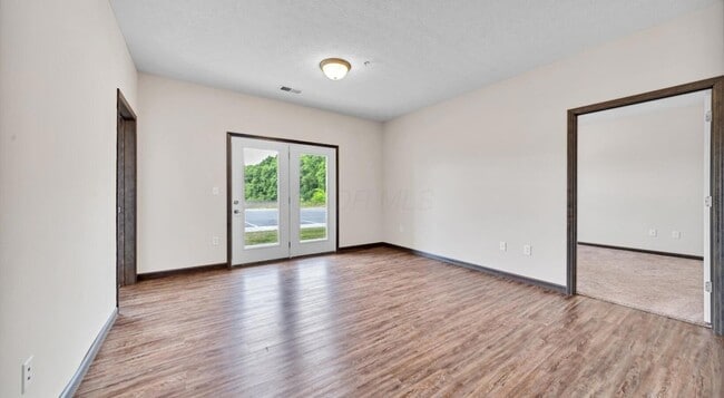 Photo - 5418 Hutchison St Unit 3 Bedroom