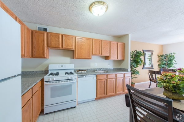 Updated and Full Equipped Kitchen - Langston Views Rental