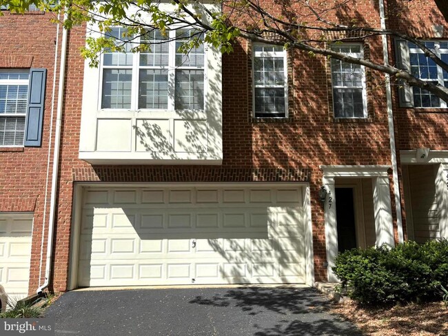 Photo - 427 Clayton Ln Townhome