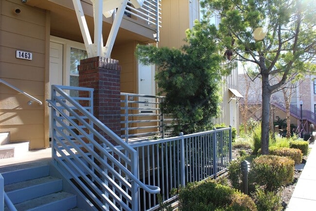 Photo - Nice and bright 2BR / 2BA Condo Near Durant Square Mall