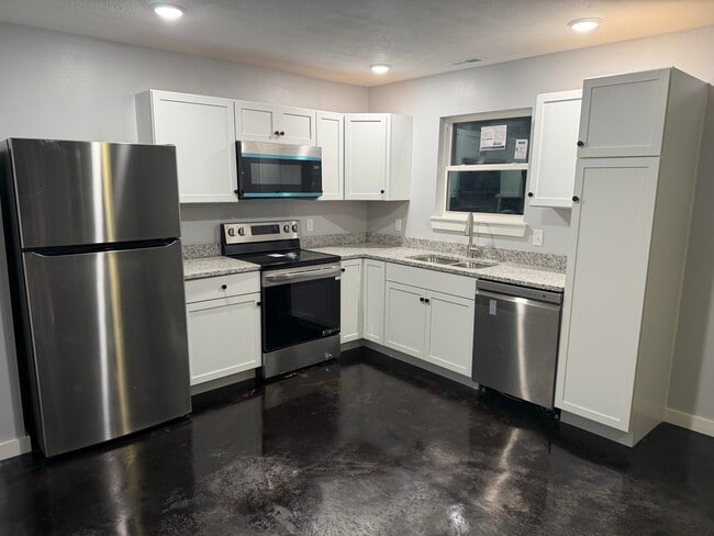 Photo - 301 W Sunrise St Unit B