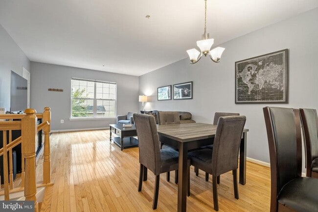 Photo - 11349 King George Dr