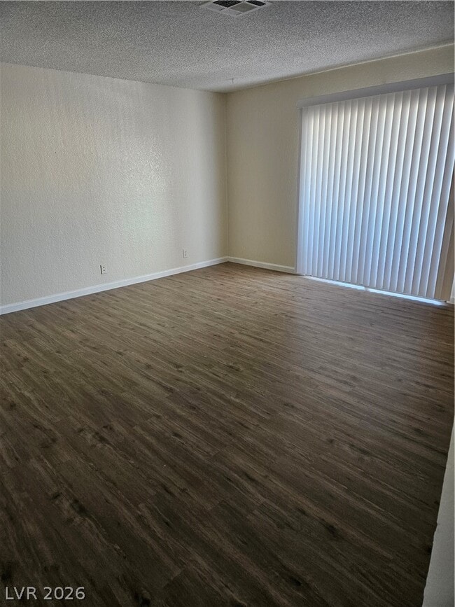 Photo - 4581 Macher Way Unidad D