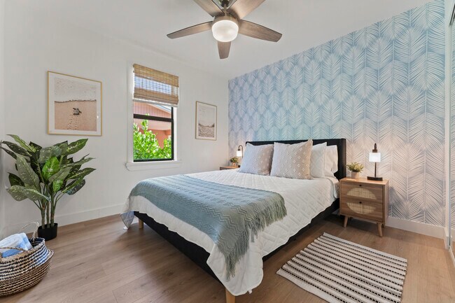 Photo - 721 Dobbins St