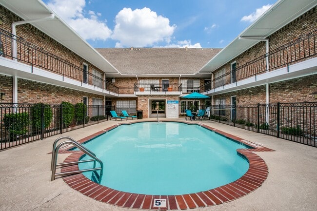 Bellaire Oaks Apartments