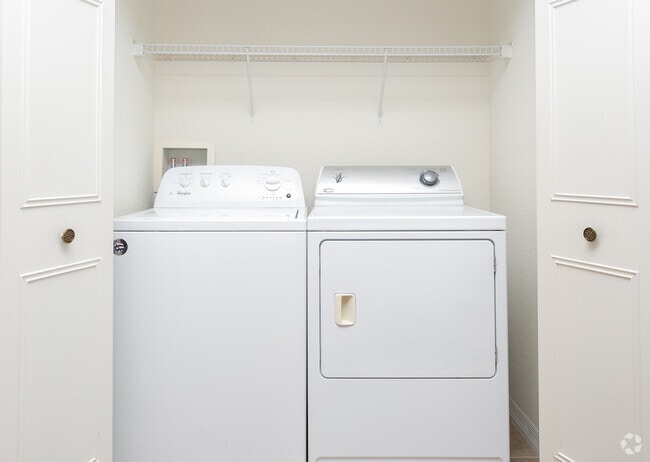 1BR,1BA_870 SF