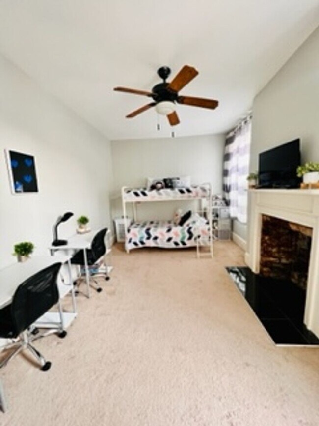 Photo - 227 W Broughton St Unidad 227 W Broughton St  3