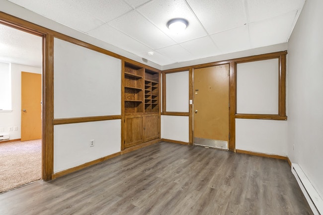 Photo - Creekside Apartments