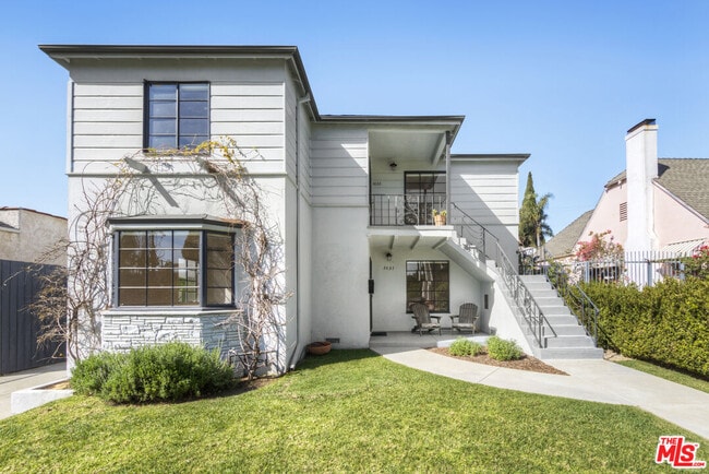 Building Photo - 1033 S Tremaine Ave