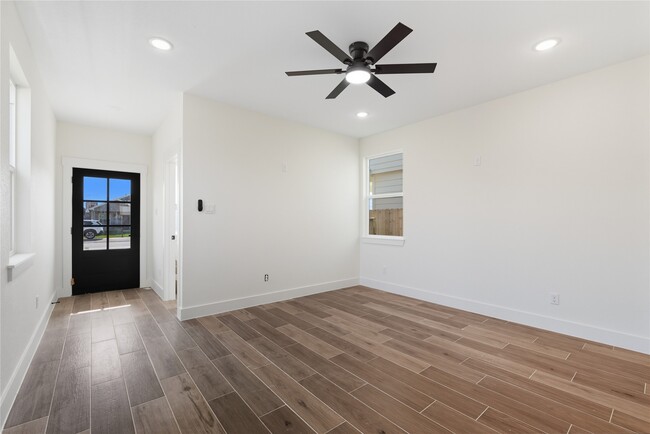 Photo - 135 S Virginia St