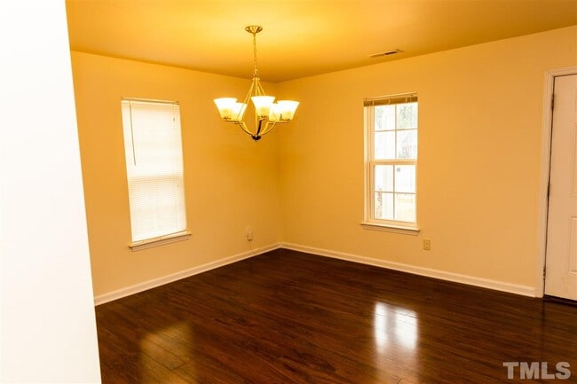 Photo - 917 Skinner Dr