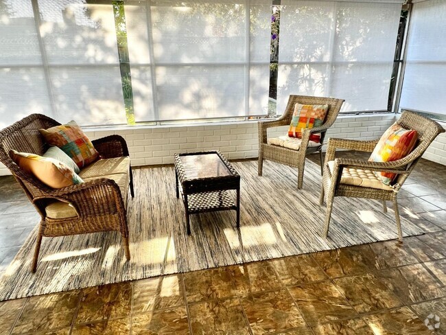 Building Photo - 12283 Woodside Dr Rental