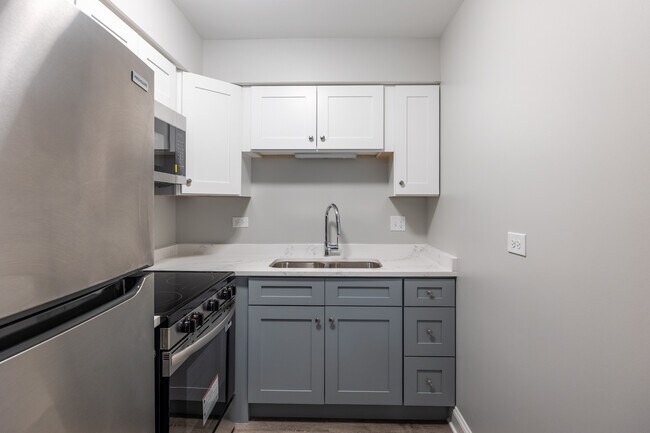 Photo - 745 W Gordon Ter Unit 206