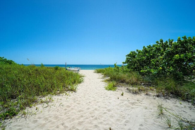 Building Photo - 5200 N Ocean Blvd Unit 109