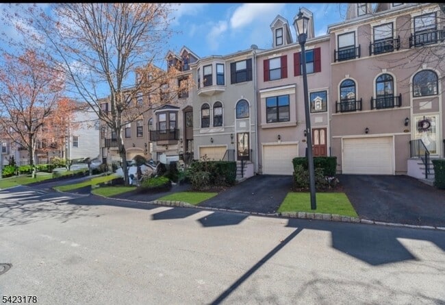 Building Photo - 451 Hartford Dr