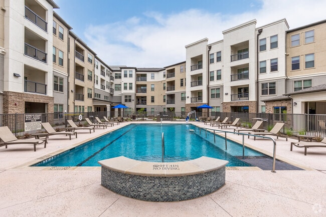 Resort Style Swimming Pool