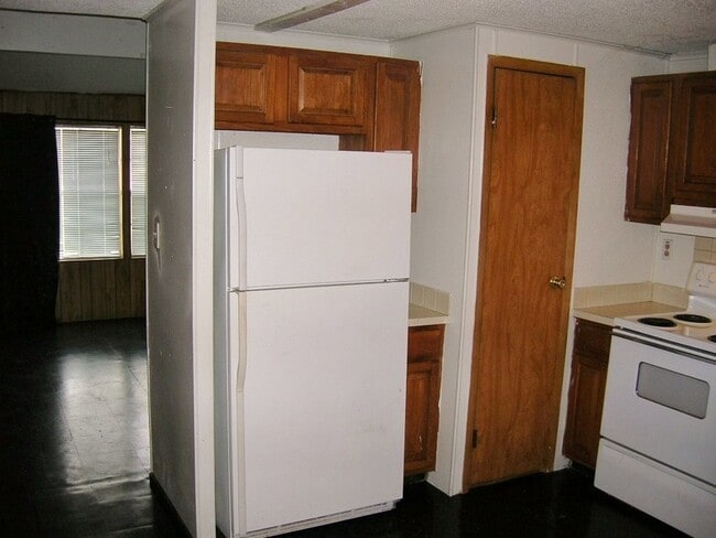 Photo - 207 E Elm St