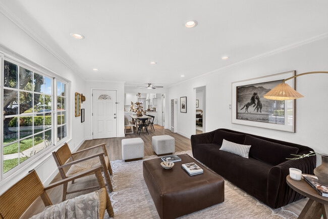 Photo - 2130 Roenoke Way