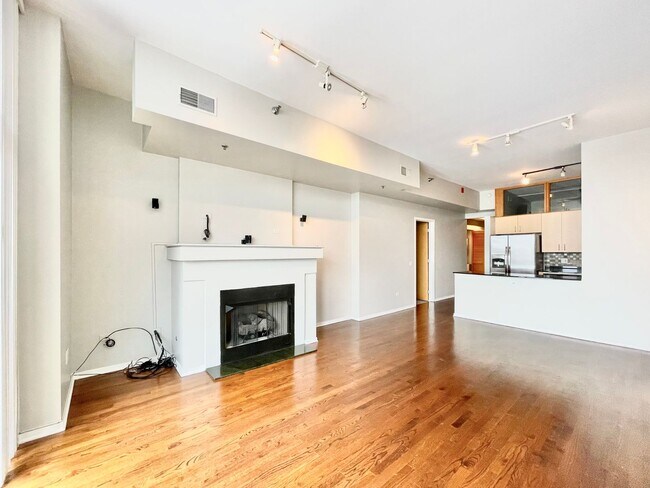 Photo - Stunning 2bed/2bath condo in West Loop!