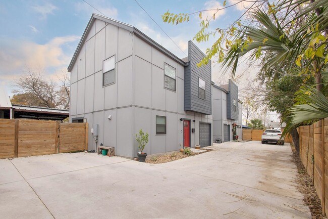 Minutes to the Heart of Downtown! - Minutes to the Heart of Downtown! House