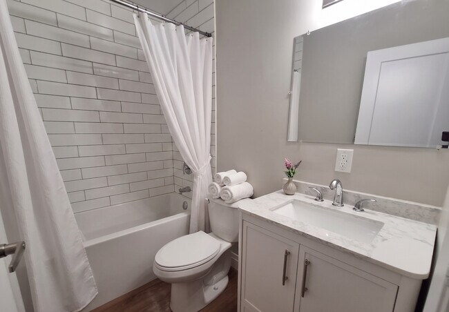 Photo - Elmwood Place Apartments