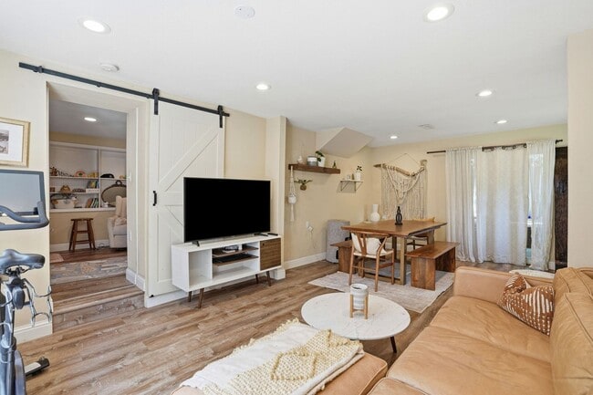 Photo - Beautiful Spacious 3-bedroom 2-Bath in Oakland!