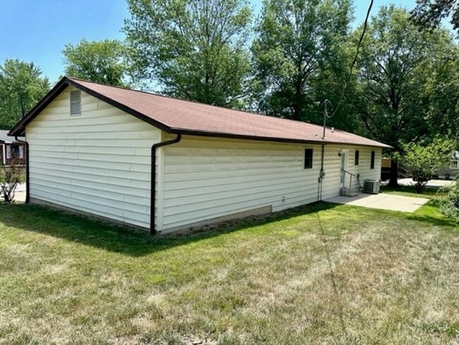 Photo - 3 RR 2 BA in Troy, MO