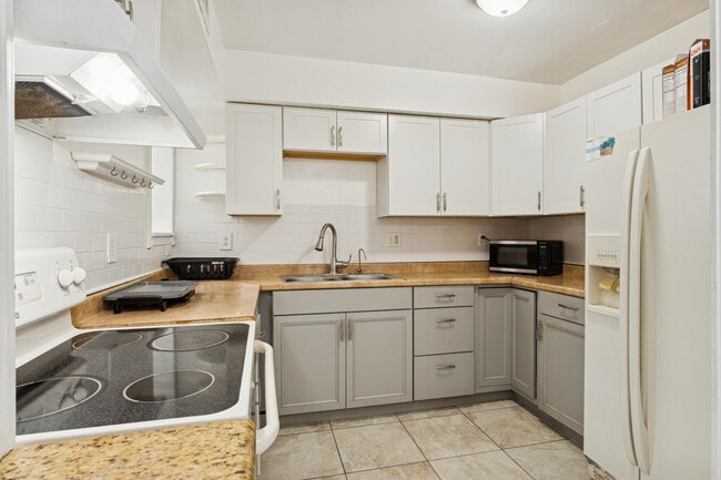 Photo - 9930 Pineapple Tree Dr Unidad 112