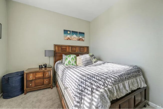 Photo - 1716 Newark Ln