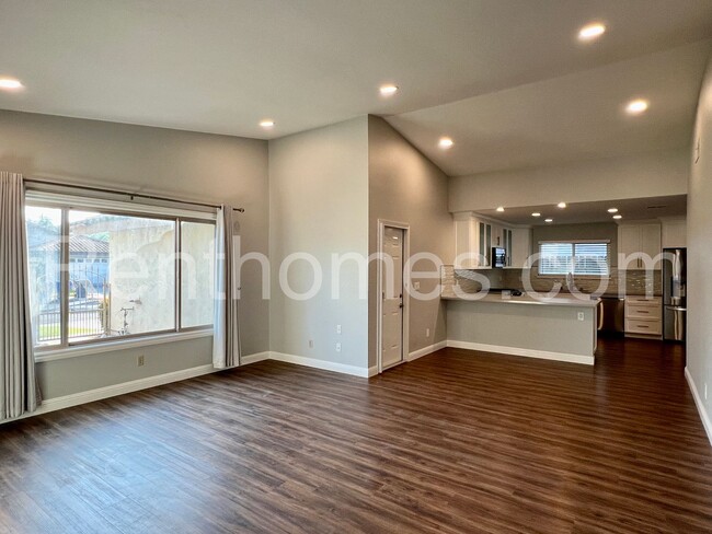 Photo - 227 Ocotillo Pl