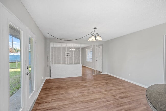 Photo - 2821 General Doolittle Ave