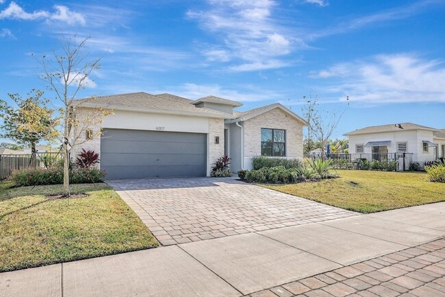 Photo - 6007 SE Sky Blue Cir