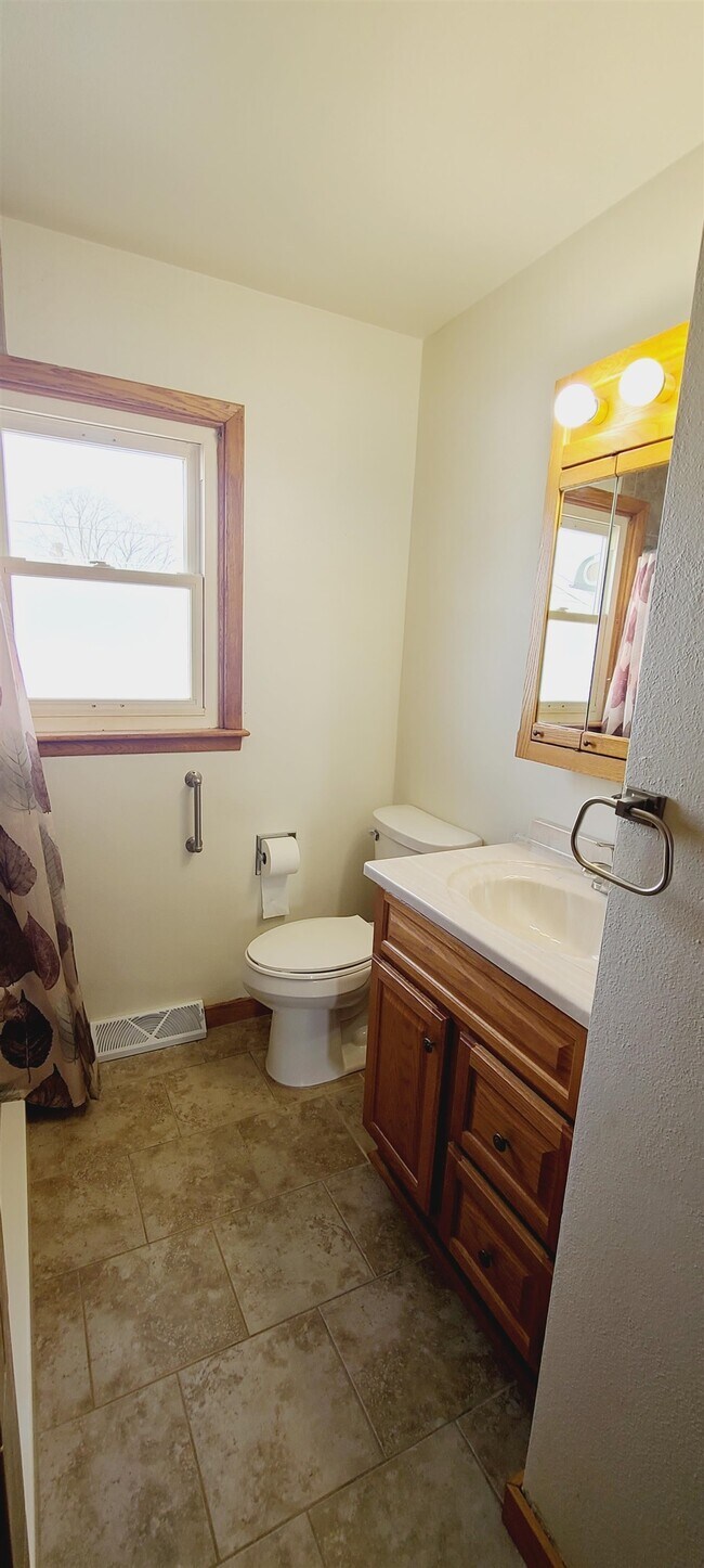 Photo - 1169 E Ridgeway Ave